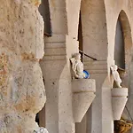 Antik Cave House Ουργκούπ
