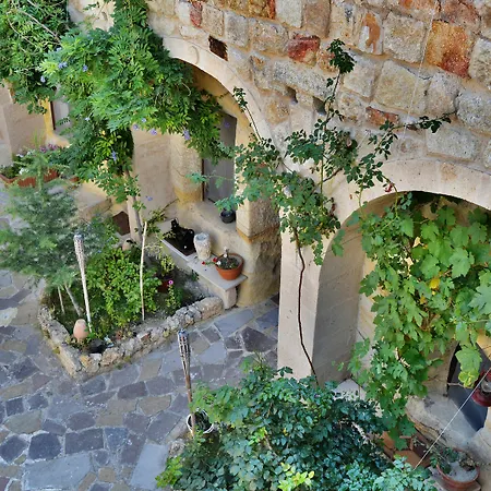 Antik Cave House